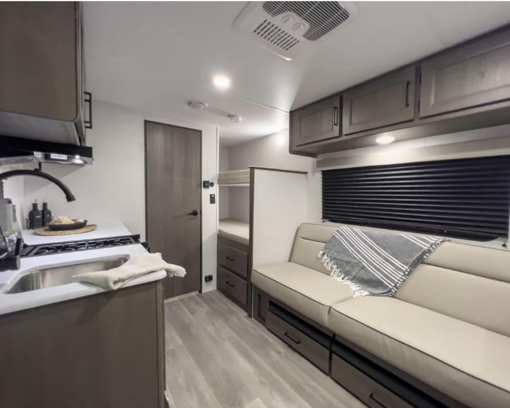 2025 Grand Design Transcend One 151BH Travel Trailer for rent in Las Vegas Nevada