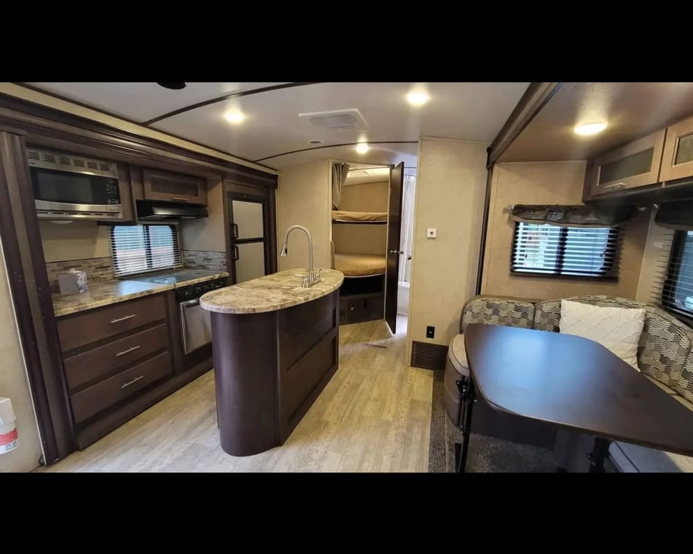 2016 Forest River Surveyor