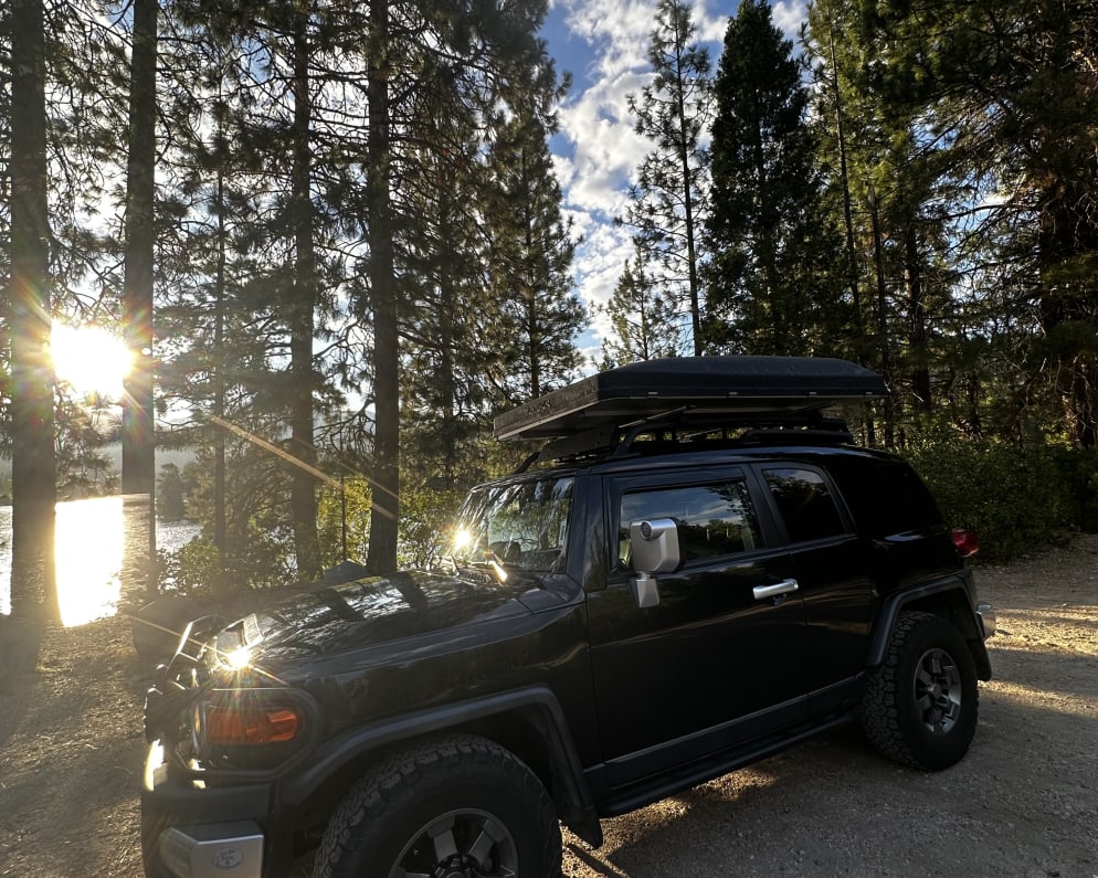2007 Toyota FJ cruiser available for rent in Cottonwood California