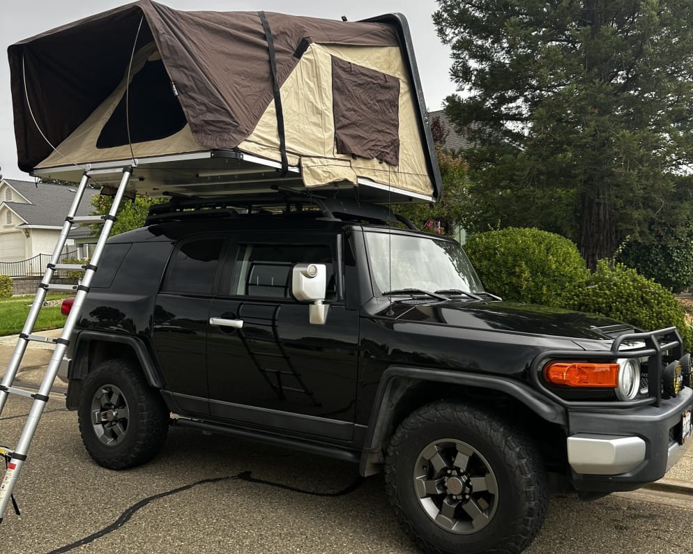 2007 Toyota FJ cruiser Truck Camper for rent in Cottonwood California