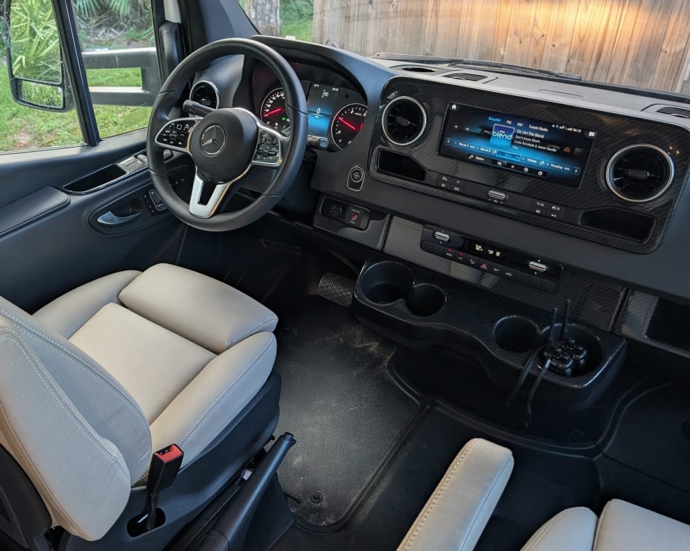 2025 View  by Winnebago for rent in 33470