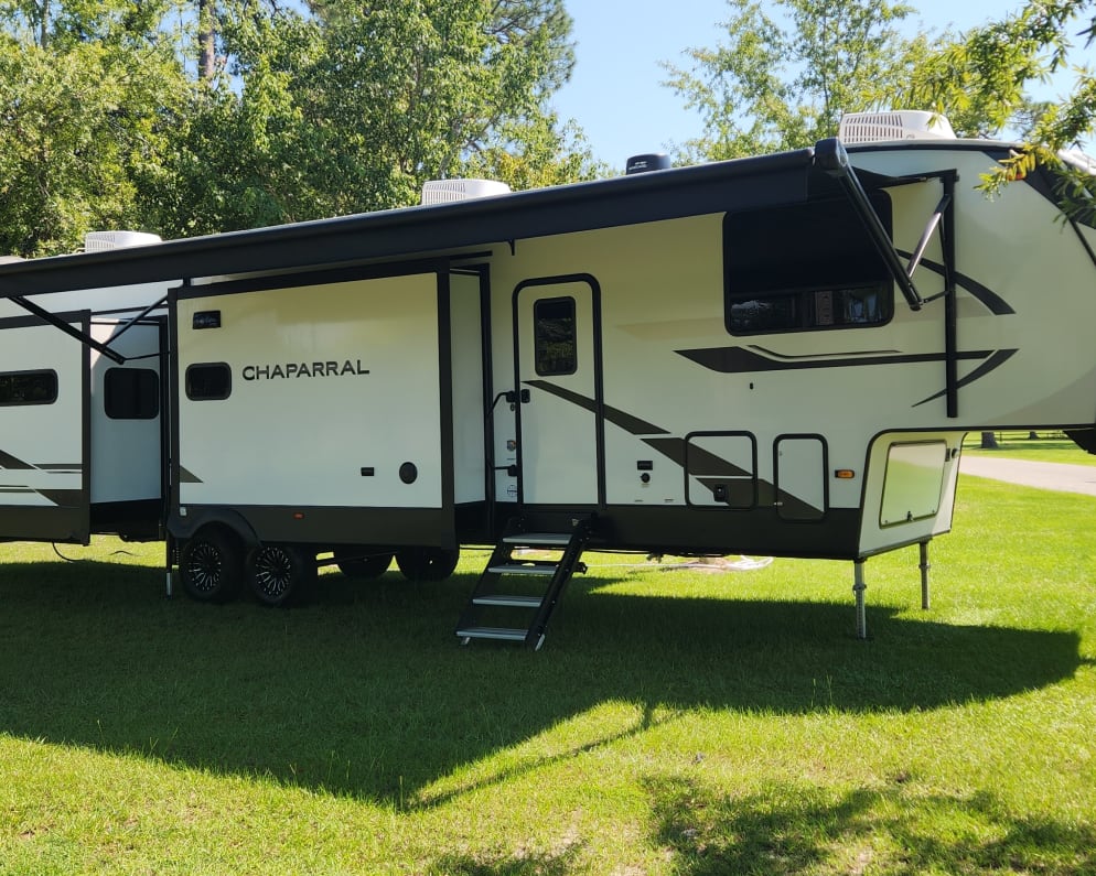 2025 Coachmen Chaparral Fifth Wheel for rent in Goose Creek South Carolina