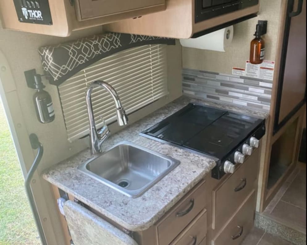 2019 Chateau  by Thor for rent in 77378