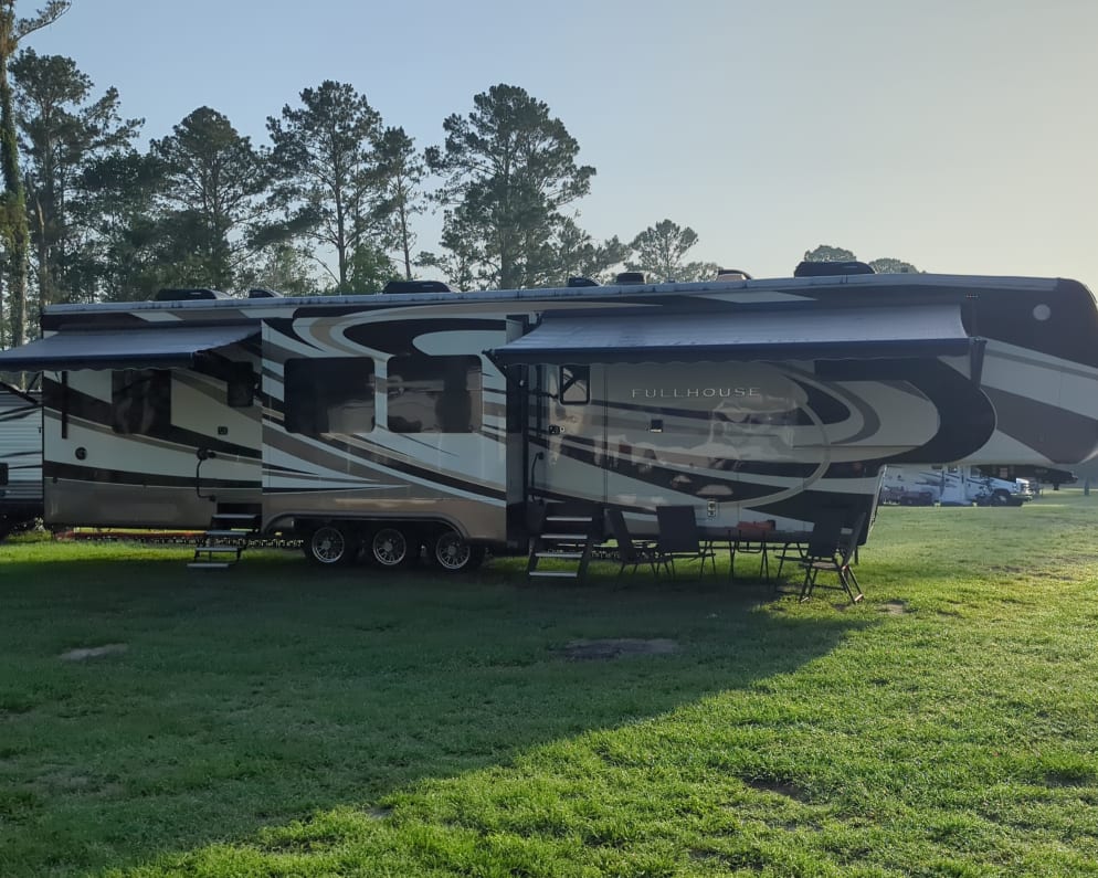 2019 Fullhouse LX455  by DRV for rent in 32258