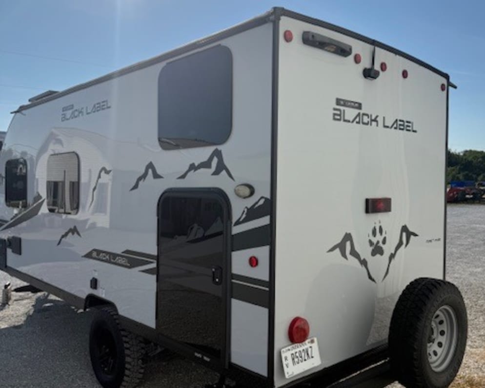 2023 Cherokee WOLF PUP  16BHSBL Travel Trailer for rent in Mitchell Indiana