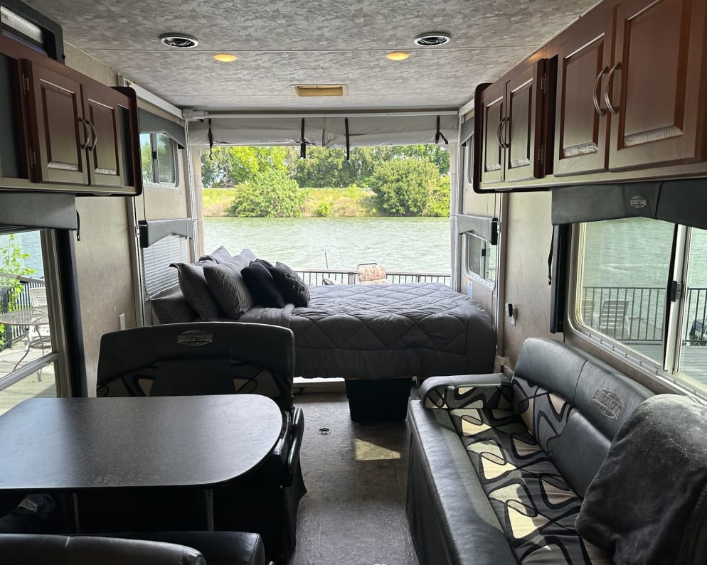 2012 Forest River Sandstorm Toy Hauler for rent in Escalon California