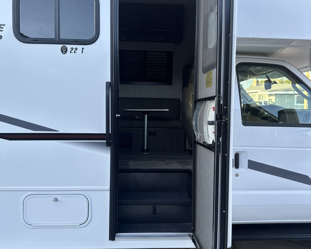 2025 REDHAWK SE 22TF  by JAYCO for rent in 93535