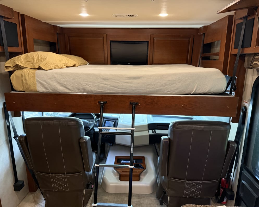 2016 Bounder  by Fleetwood for rent in 32771