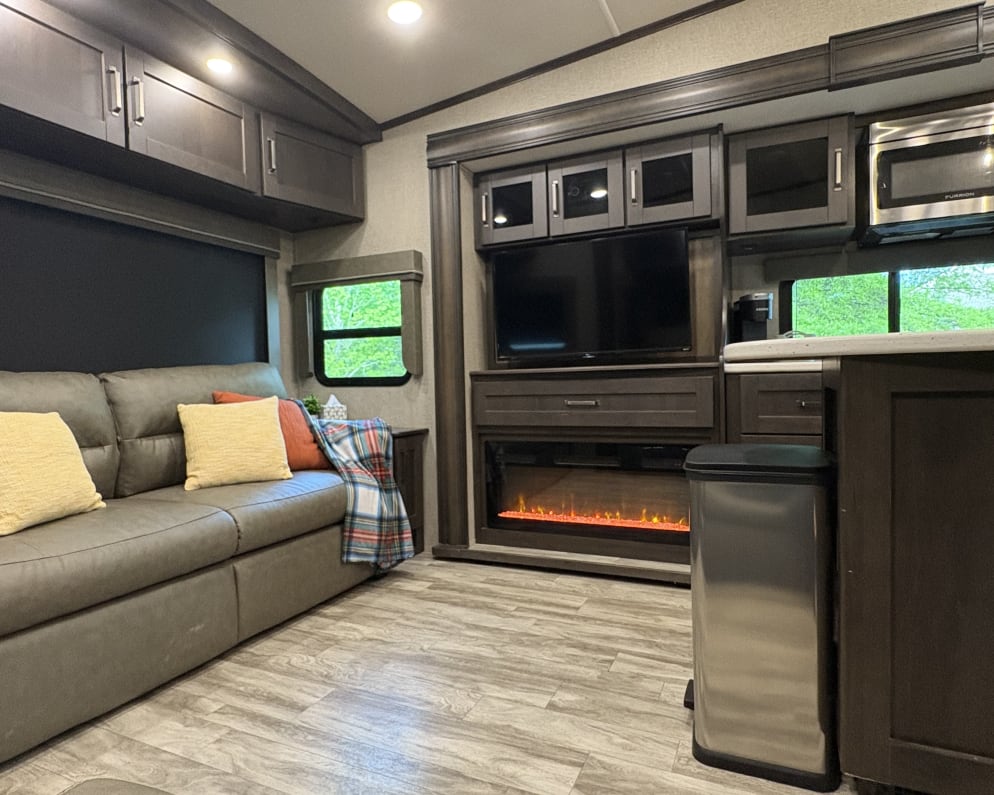 2023 Reflection  by Grand Design for rent in 30628
