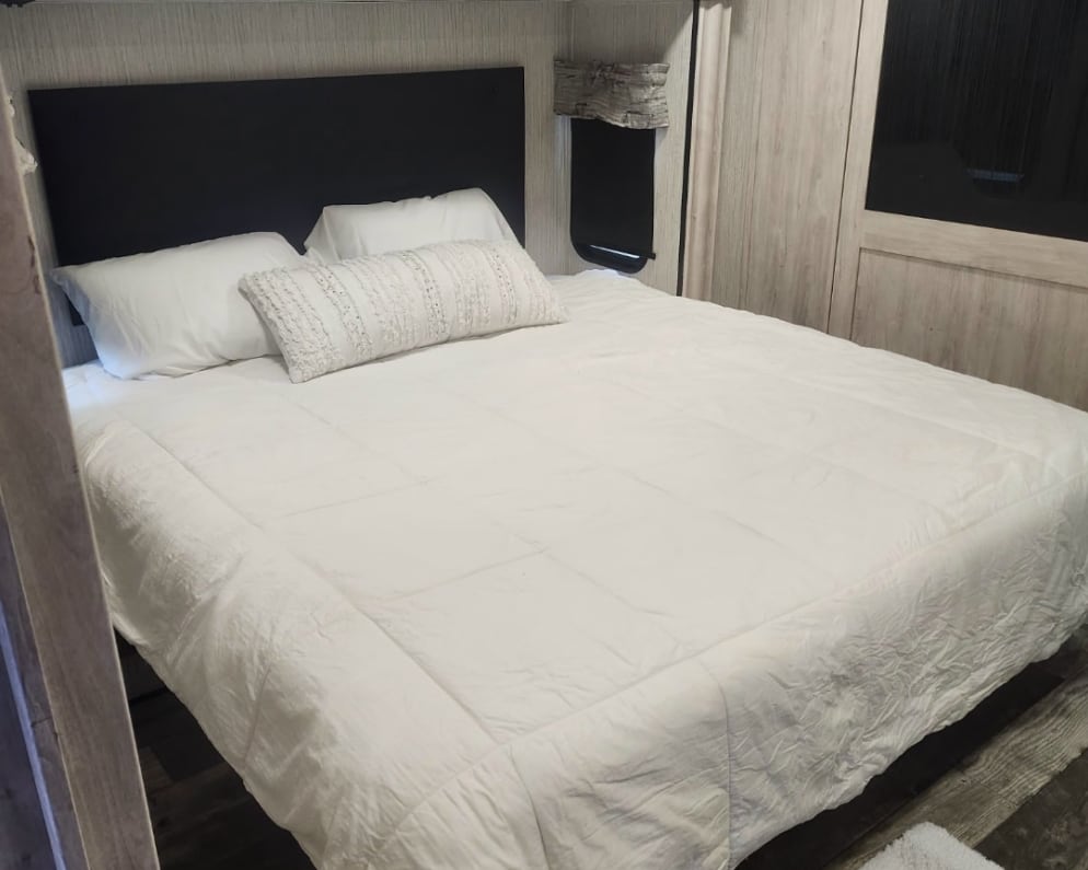 2023 Sierra  by Forest River for rent in 78640