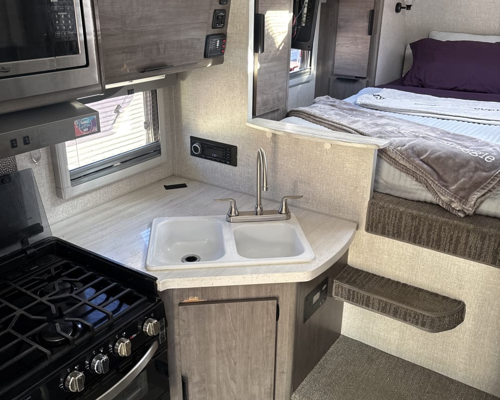 2022 850  by Lance for rent in 86001