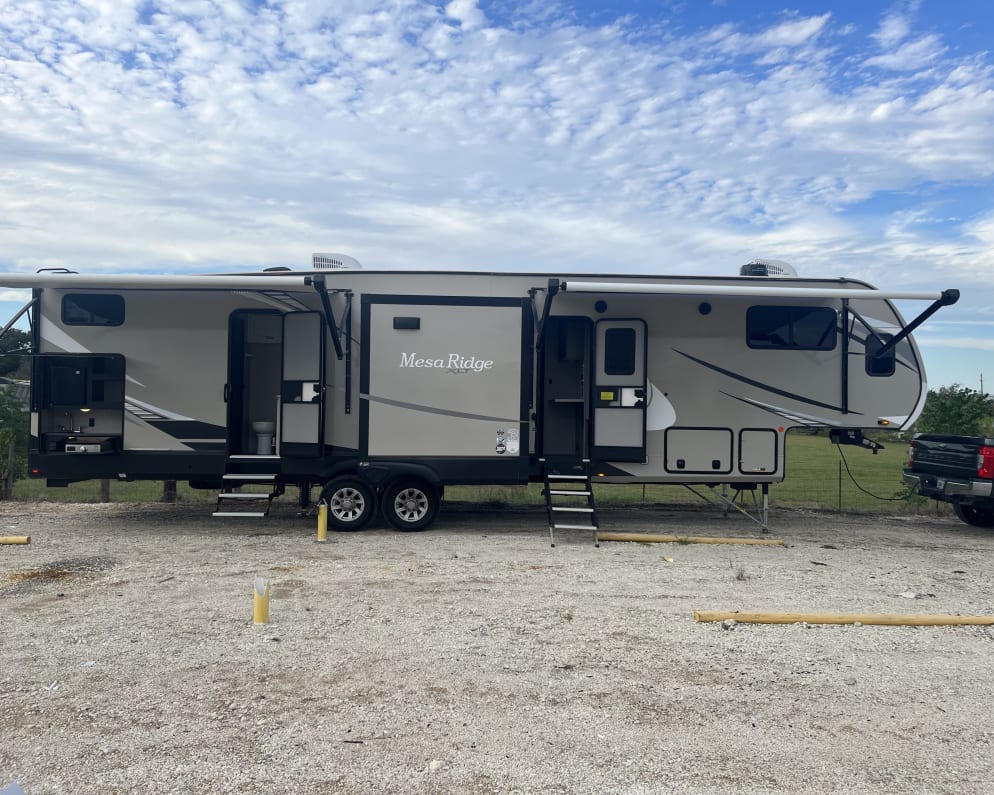 2023 Mesa Ridge XLT  by Highland Ridge RV for rent in 77493