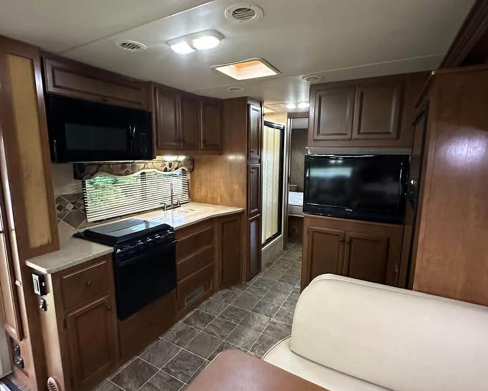 2013 Thor Windsport Class A for rent in Sanford North Carolina