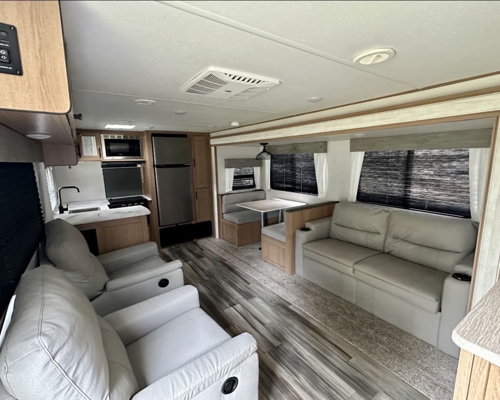 2022 Avenger Avenger Trailer available for rent in Ocala Florida