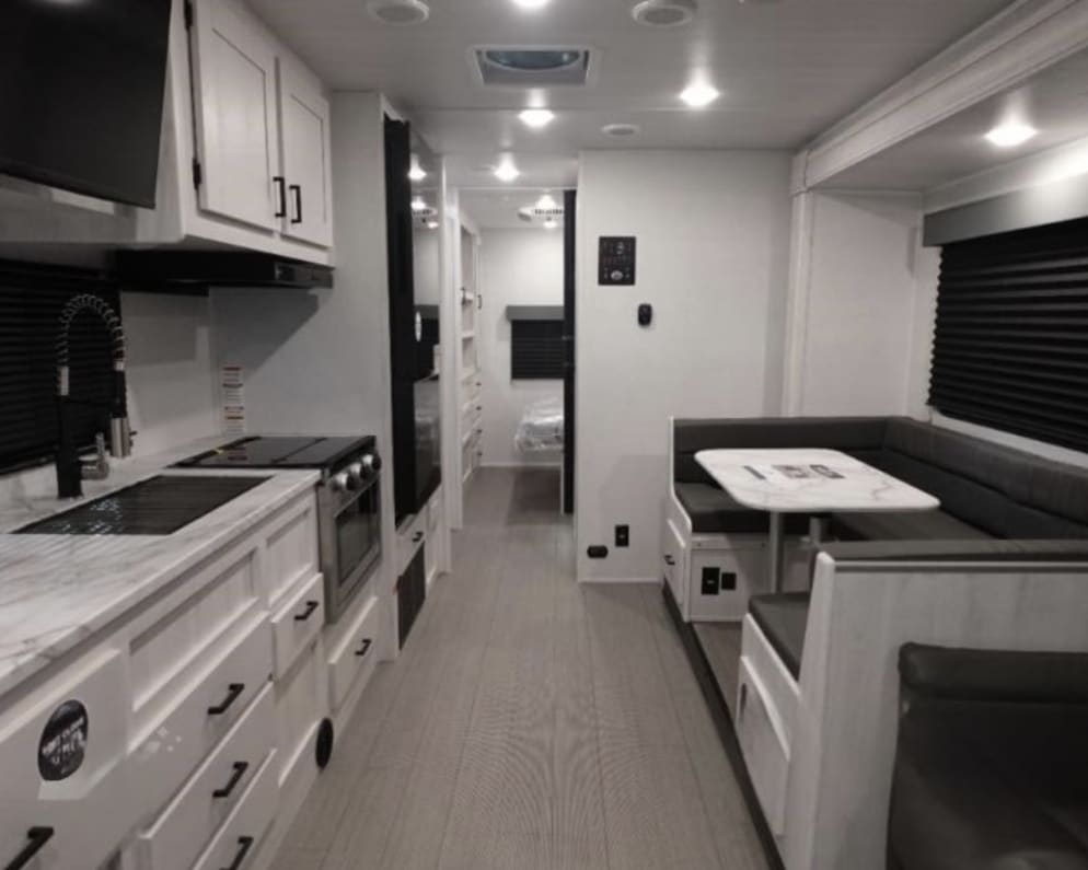 2025 East to West Entrada Class C for rent in Land O Lakes Florida