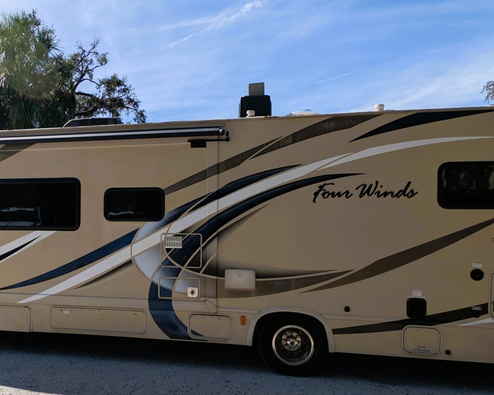 2017 Four Winds  by Thor for rent in 33610