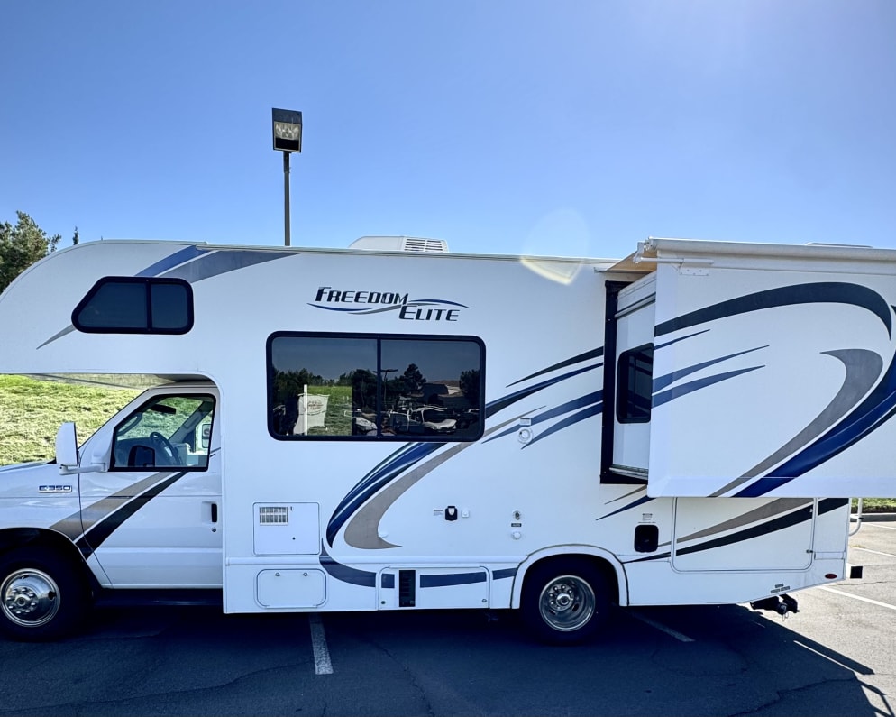 2019 Thor Freedom Elite Class C for rent in Castaic California