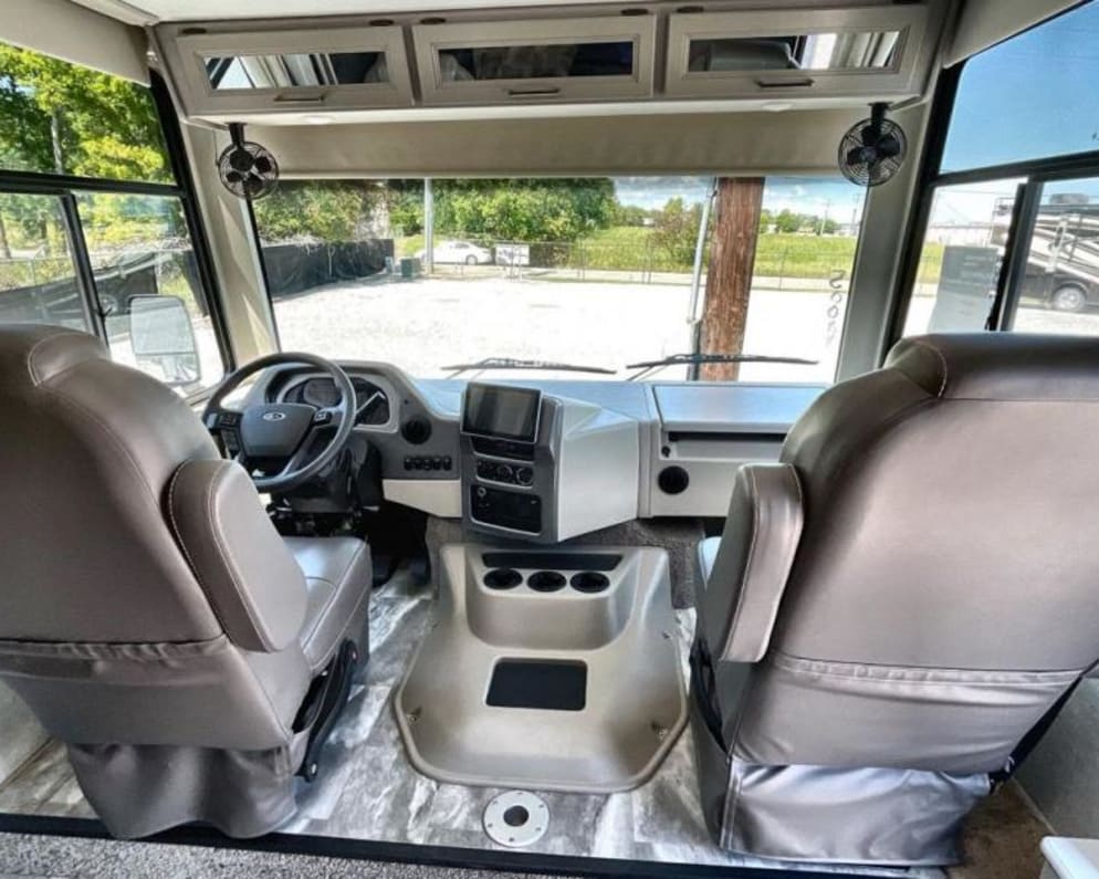 2023 Thor Windsport available for rent in Irvine California