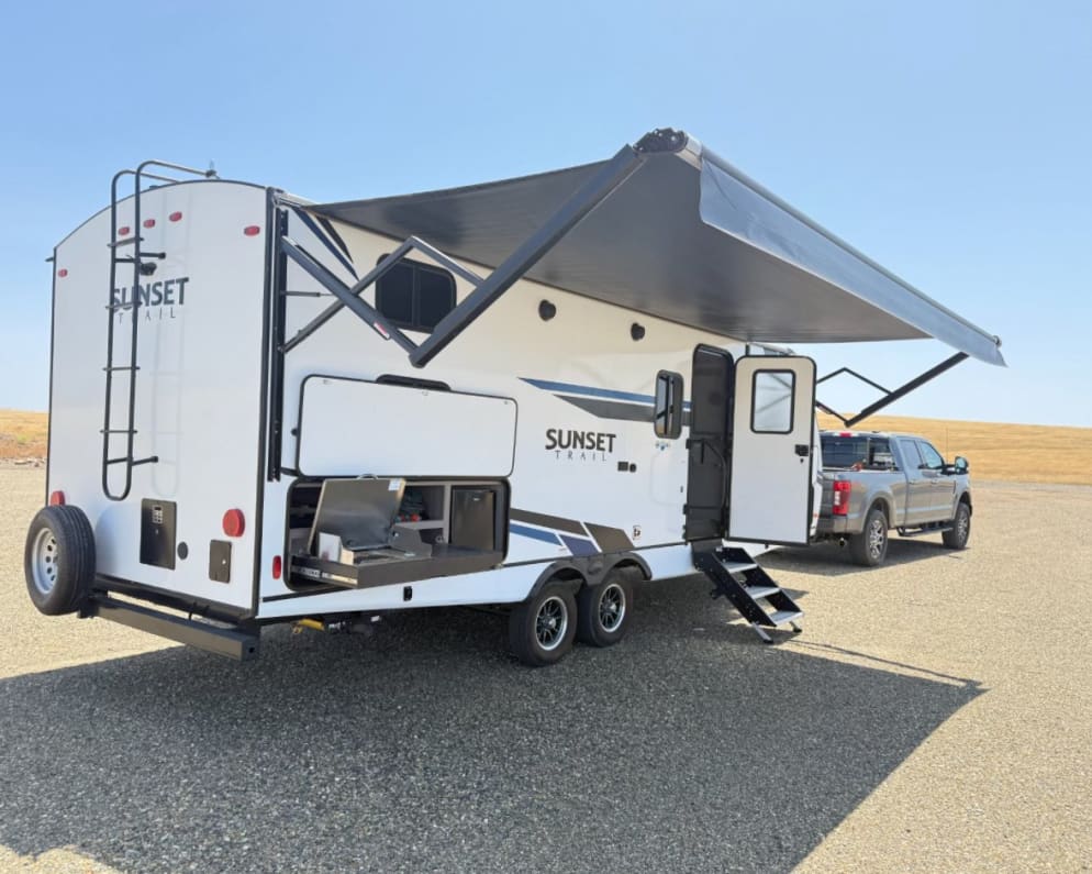 2021 Crossroads RV Sunset Trail Super Lite available for rent in San Juan Capistrano California
