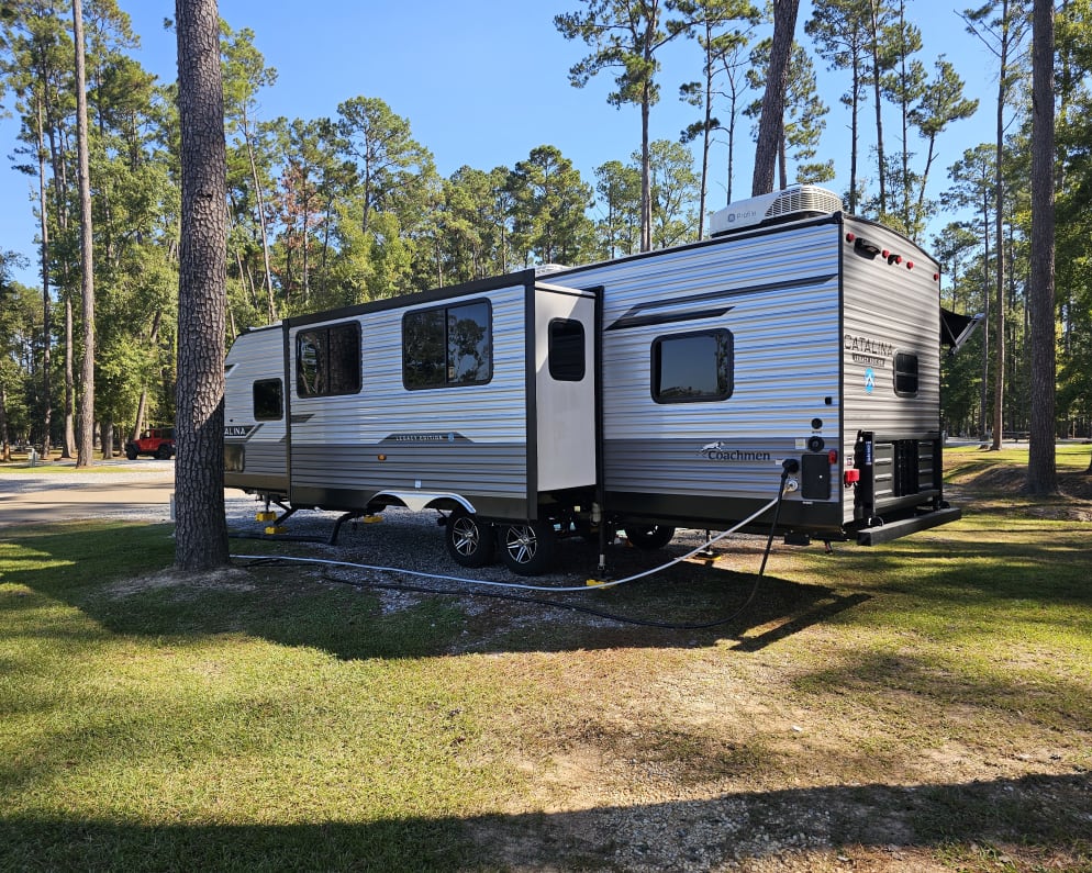2025 Coachmen Catalina legacy edition 293TQBSCK Travel Trailer for rent in Walker Louisiana