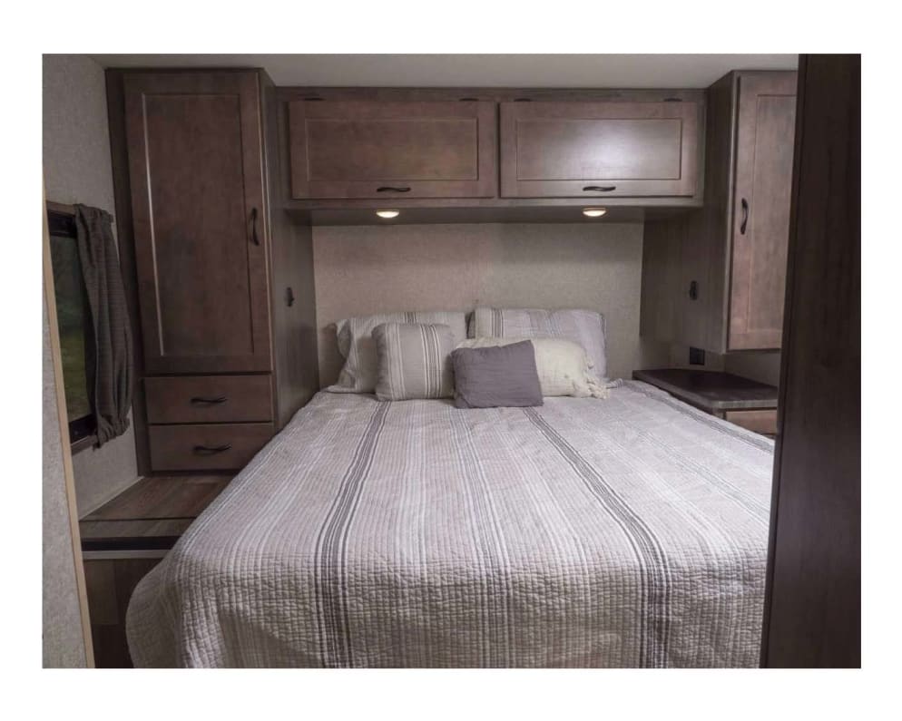 2020 Winnebago 328QR Class C for rent in Garden Grove California