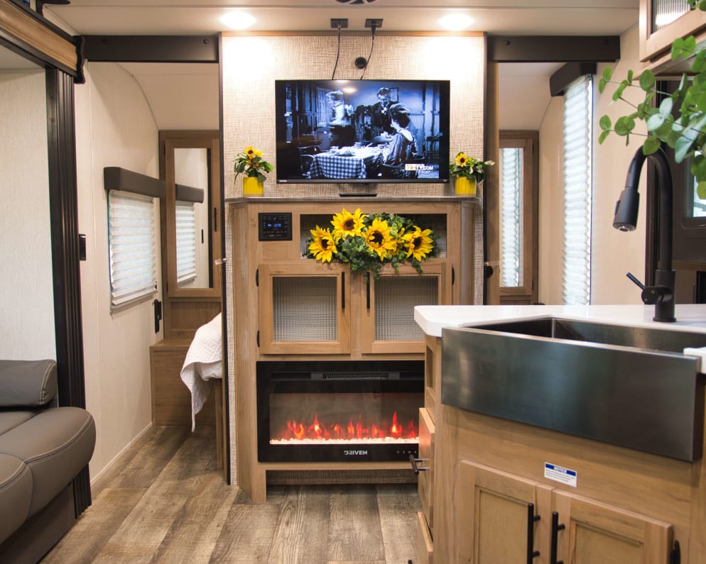 2023 Cherokee Grey Wolf  by Forest River for rent in 75647