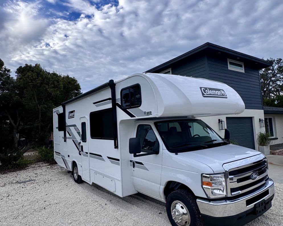 2026 Thor Motor Coach 28EZF available for rent in Palm Harbor Florida