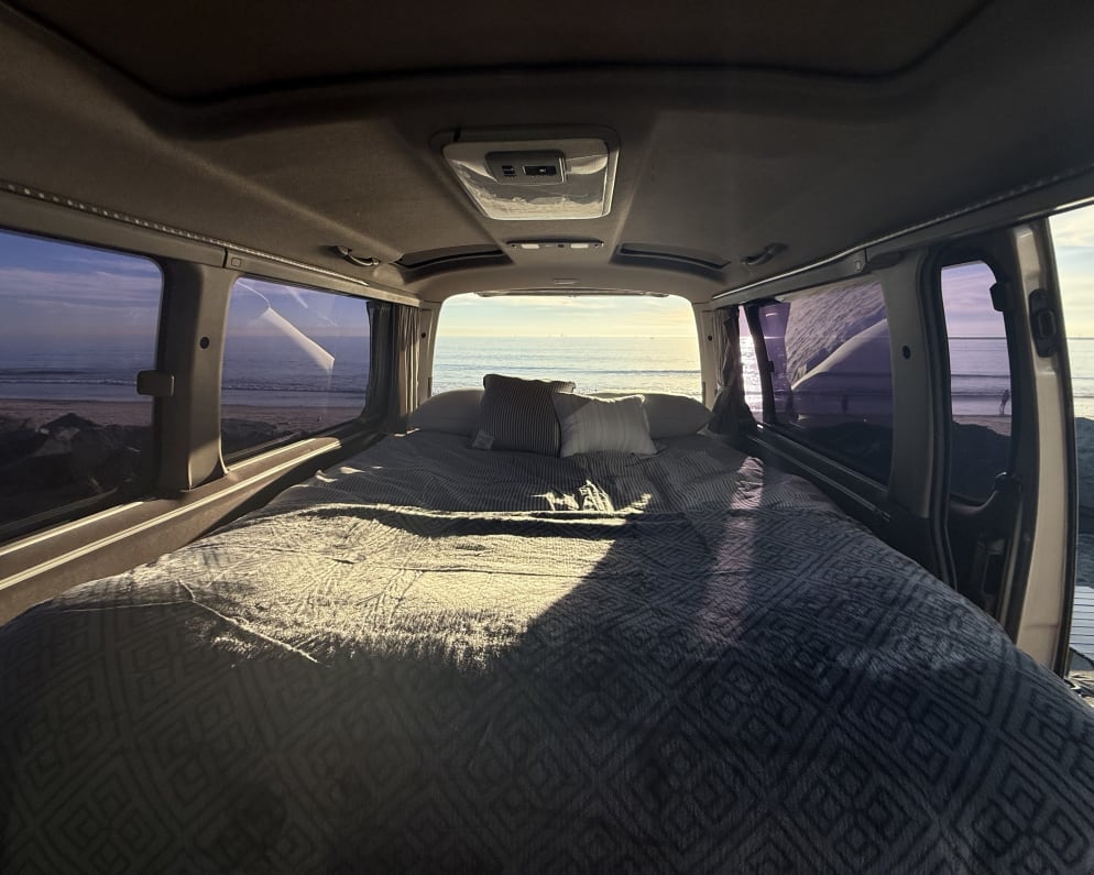 1994 Hiace 4WD  by Toyota for rent in 92629