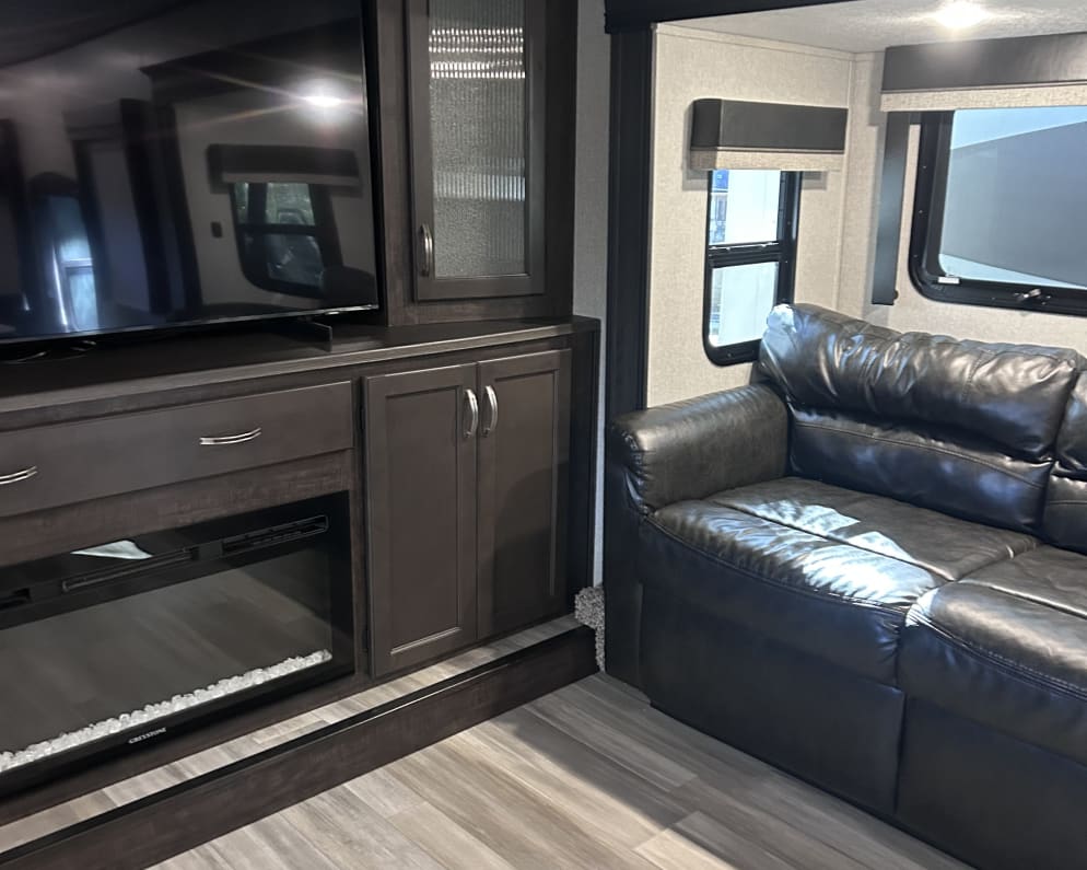 2021 Coachmen Brookstone available for rent in Sanford Florida