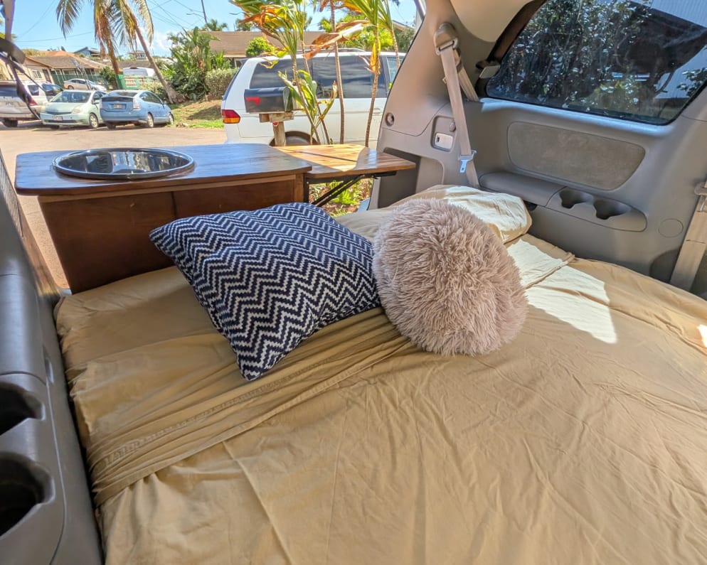 2008 Toyota Trailfinder available for rent in Paia Hawaii