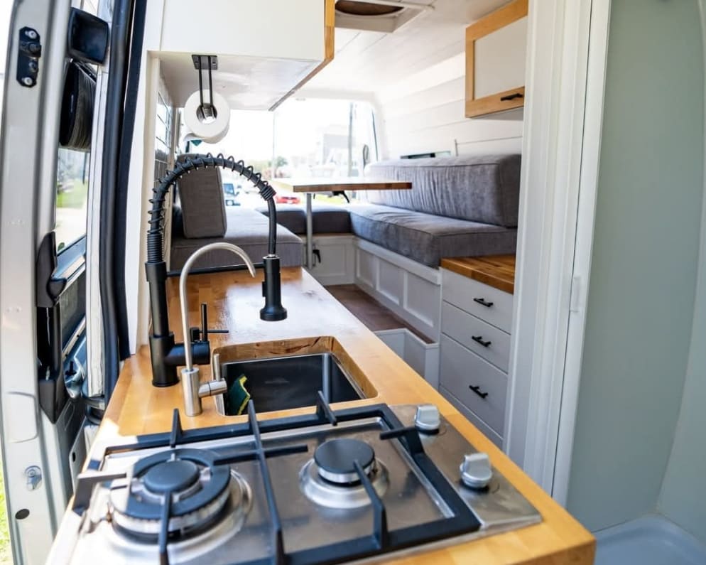 2015 sprinter  by mercedes for rent in 22304
