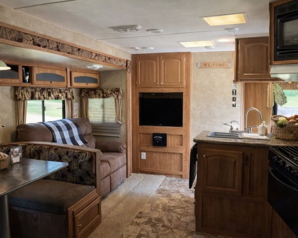 2011 Forest River Wildcat Extralite Travel Trailer for rent in Sturgis Michigan