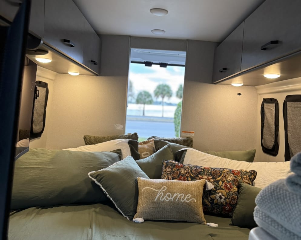 2025 Thor Twist Class B for rent in West Palm Beach Florida