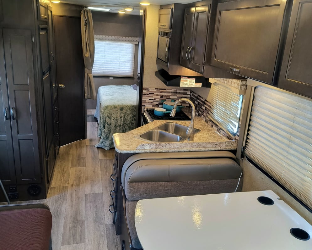 2017 Thor Motor Coach Four Winds available for rent in Phoenix Arizona