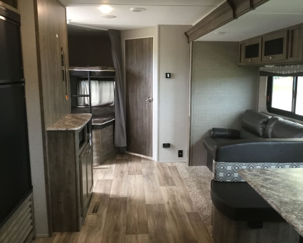 2019 Aspen Trail  by Dutchmen for rent in L9H 3E8