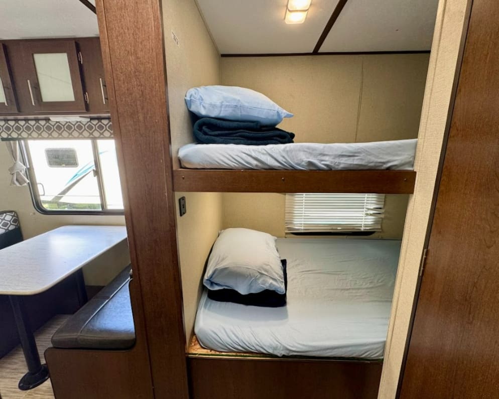 2020 Avenger 26BH  by Prime Time for rent in 33912