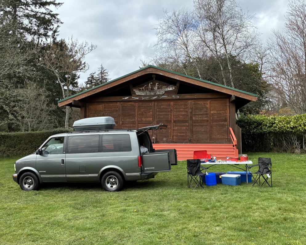 2000 Safari  by Gmc for rent in V8V 1M8