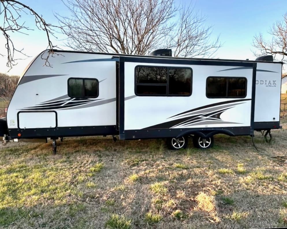 2019 Kodiak Ultra Lite  by Dutchmen for rent in 64804