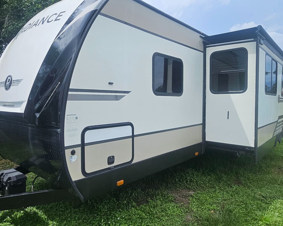 2020 Cruiser RV Radiance Ultra Lite available for rent in Gibsonton Florida