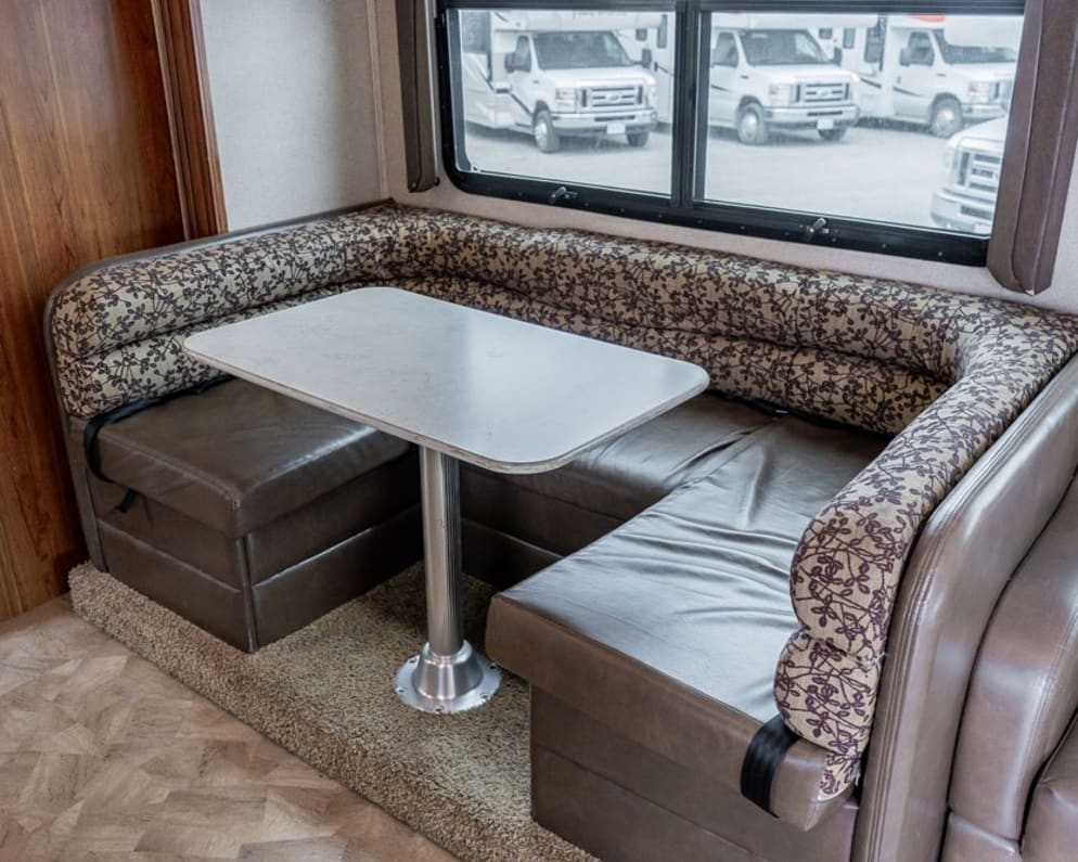 2017 Jayco Redhawk Class C for rent in Kelowna British Columbia