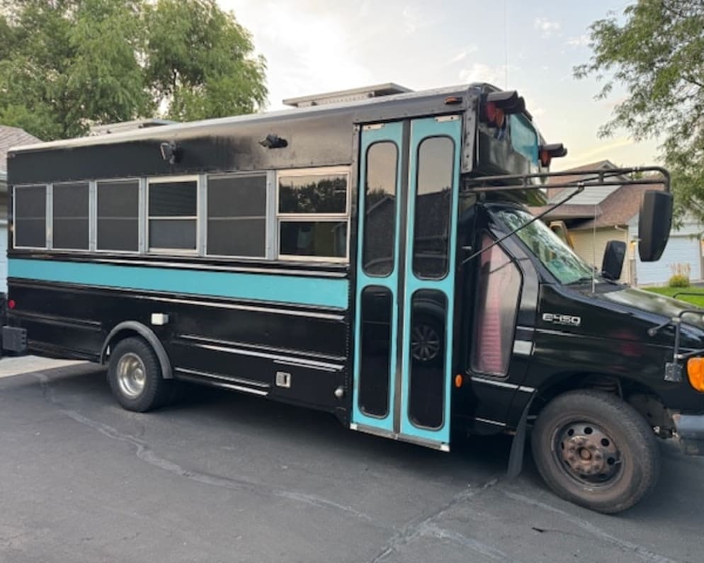 2005 Ford E450