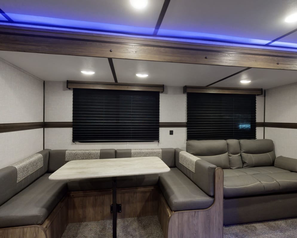 2022 Zinger  by Crossroads for rent in 54956