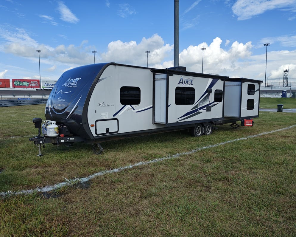 2018 Coachmen Apex Travel Trailer for rent in Blue Springs Missouri