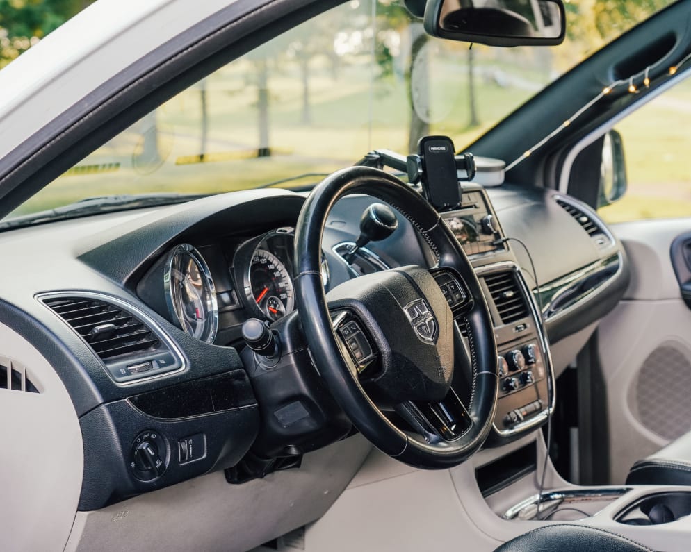 2019 Grand Caravan  by Dodge for rent in H2V 0B1