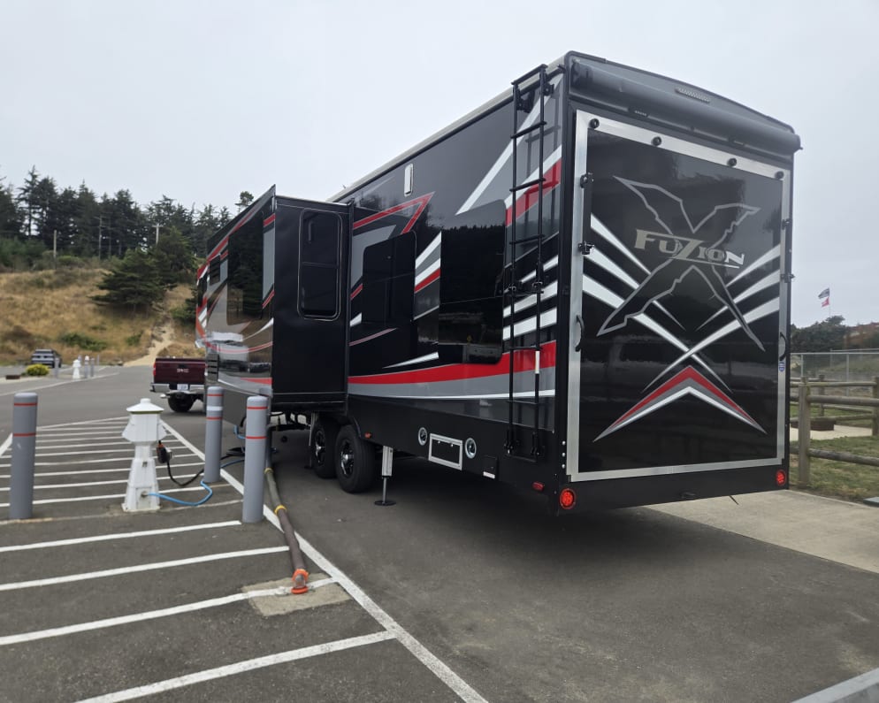 2018 Fuzion  by Keystone for rent in 97383