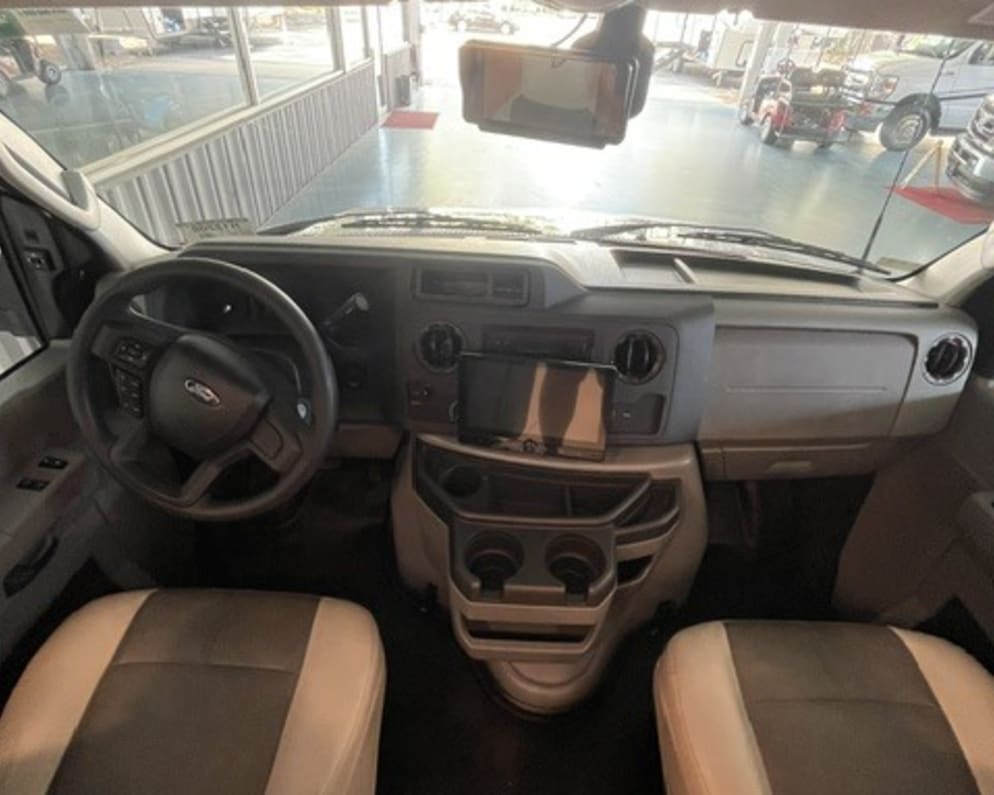 2027 LEPERCHAUN 308KB  by Coachmen for rent in 34787