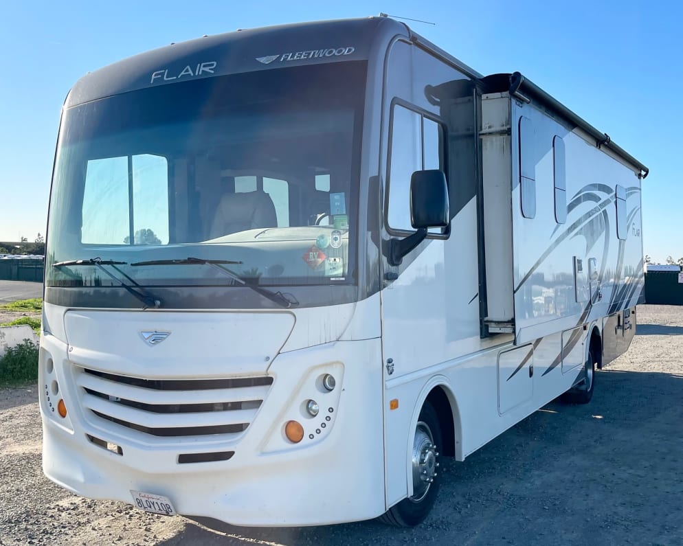 2020 Flair-Fleetwood Flair-Fleetwood Motorhome Class A for rent in Los Angeles California