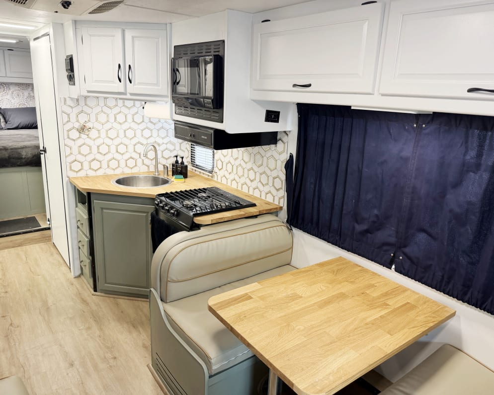 2014 Thor Majestic Class C for rent in Las Vegas Nevada