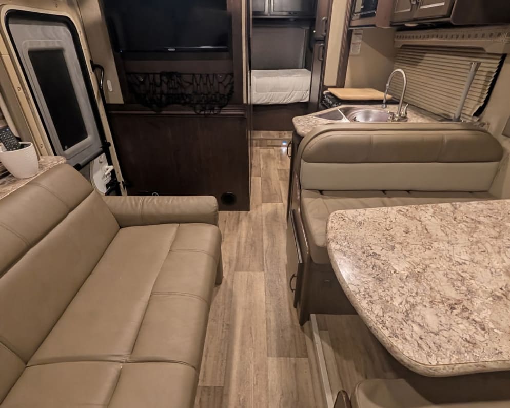 2020 Thor Four Winds available for rent in Sanford Florida