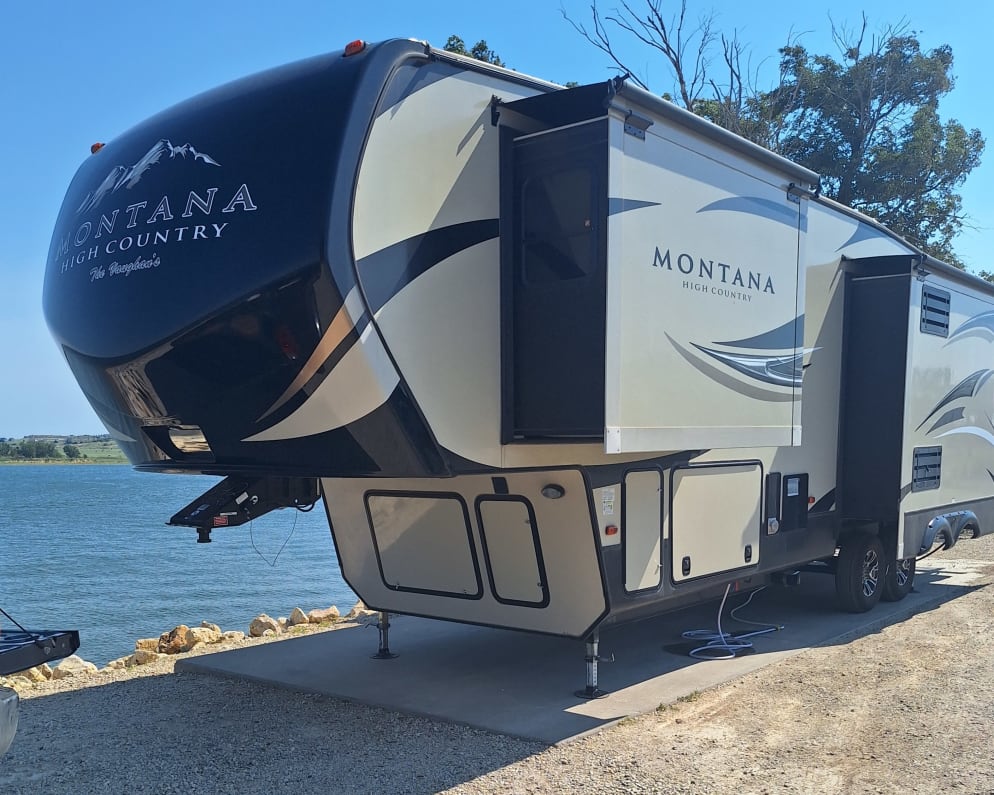2017 Keystone RV Montana High Country available for rent in Wilson Kansas